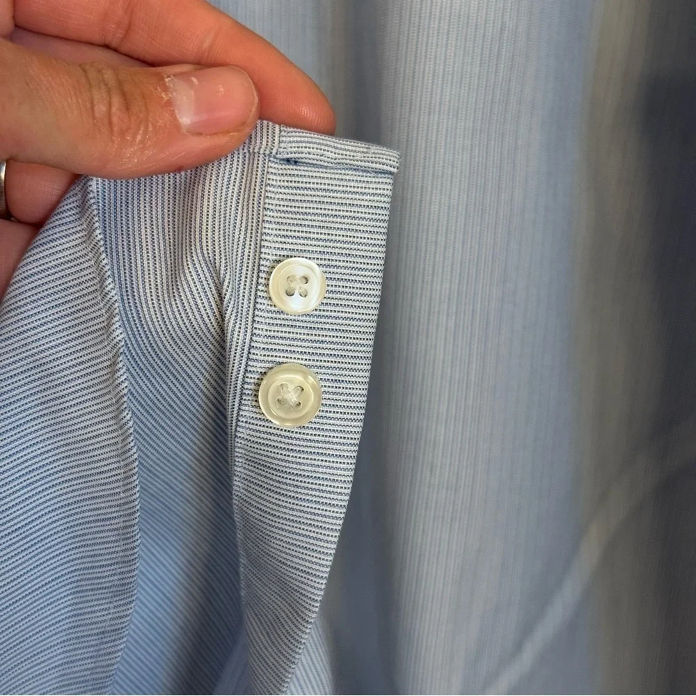 Calvin Klein Slim Fit Infinite Non-Iron Light Blue Dress Shirt Men’s Size 15.5